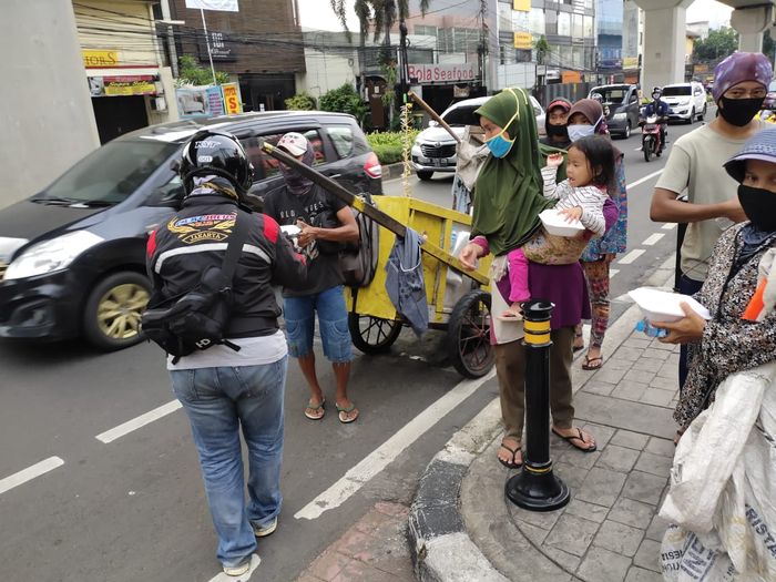 CBR Riders Club Jakarta berbagi takjil