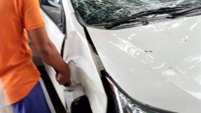 Daihatsu Xenia rental dikejar-kejar warga karena pengemudi membawa kabur bahan sembako di Langsa Timur