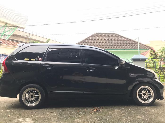 Avanza jadi ganteng pakai pelek Enkei RPF1 ring 15 inci