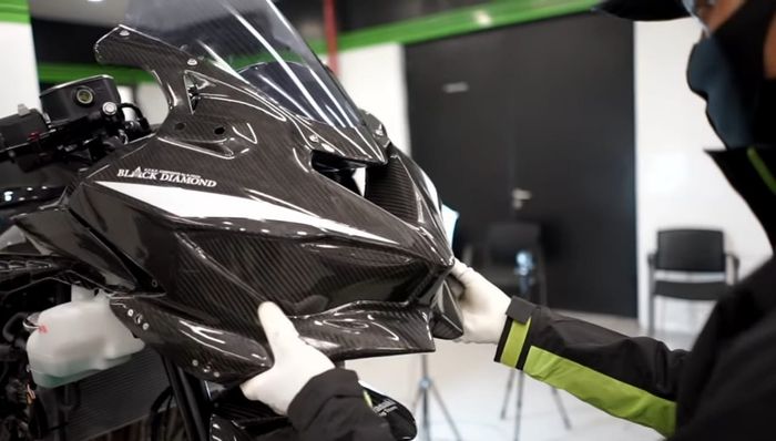 Bodi depan carbon Kawasaki Ninja ZX-25R