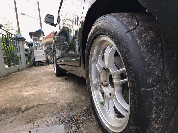 Dibalut ban Nankang dan Champiro