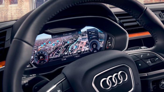 Panel instrumen full digital berukuran 12,3 inci atau disebut Audi Virtual Cockpit Plus