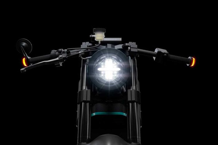 Tampilan depannya sih cafe racer banget