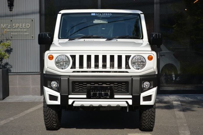 Tampilan depan Suzuki Jimny hasil garapan M'z Speed