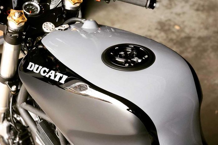 Tangki milik Ducati 900SS