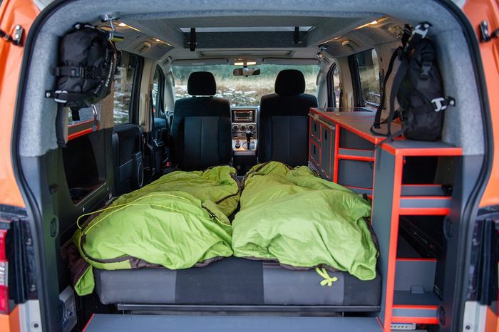 Tamplan interior modifikasi Mitsubishi Delica Camper Van