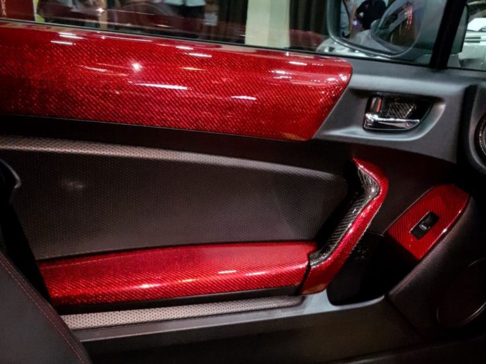 Custom Panel Carbon Fiber untuk Interior Mobil dari Prestige Carbon