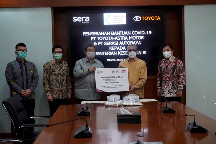 Toyota Indonesia dan SERA siapkan Toyota Avanza dan Toyota Kijang Innova Ambulans untuk mobilitas tim medis Indonesia