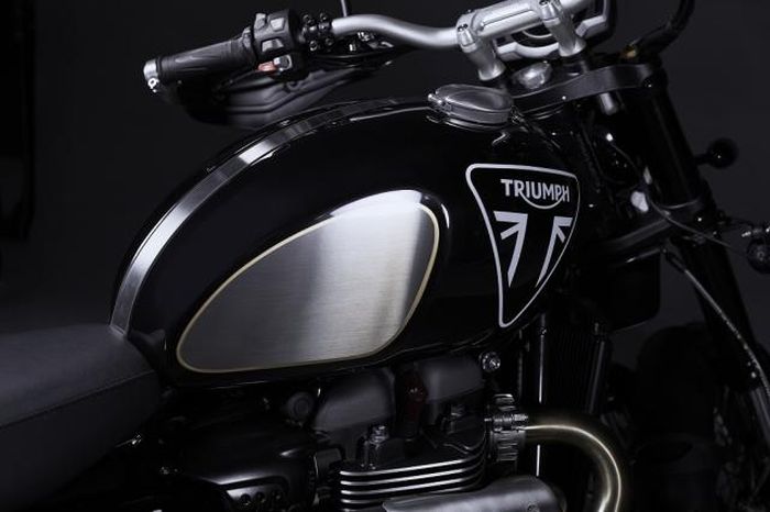 Triumph Scrambler 1200 Bond Edition