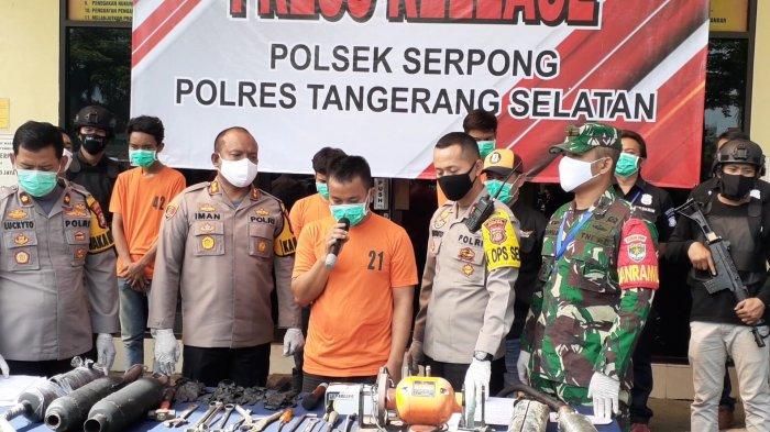 Pers rilis penangkapan kelompok balap liar di Mapolsek Serpong, Tangsel, Kamis (21/5/2020).