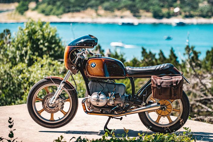 Fairing depan dan tangkinya merupakan hasil copotan