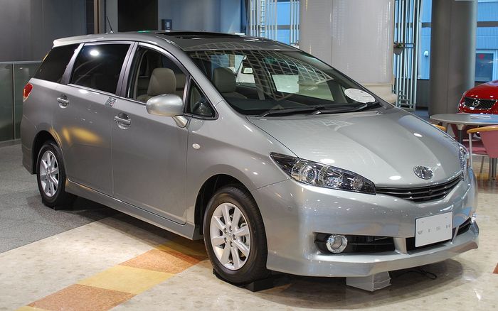 Toyota Wish generasi kedua