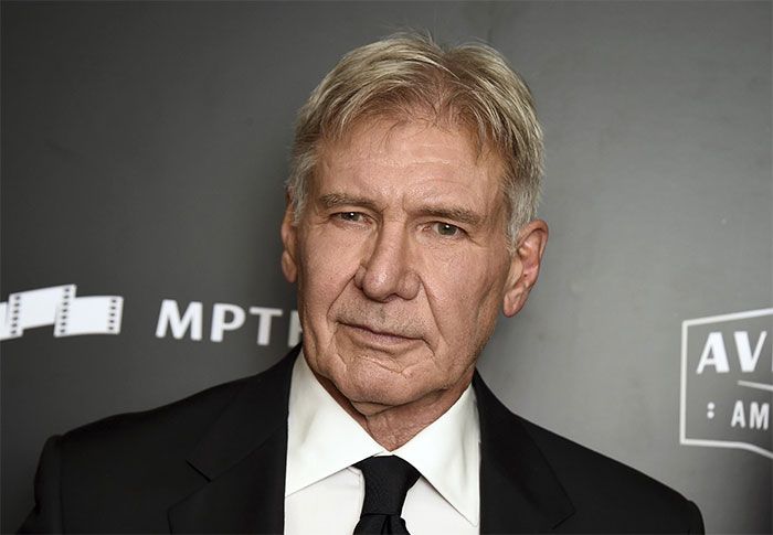  Harrison Ford punya bekas luka di dagu usai kecelakaan karena lupa pakai sabuk pengaman