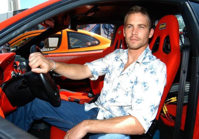 Mendiang Paul Walker