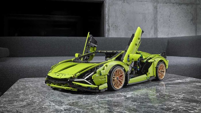 Lego Lamborghini Sian dengan pintu model scissor