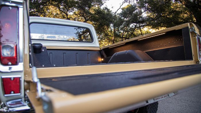 Ford Ranger 1974 Resto-Modifikasi Oleh Icon 4x4