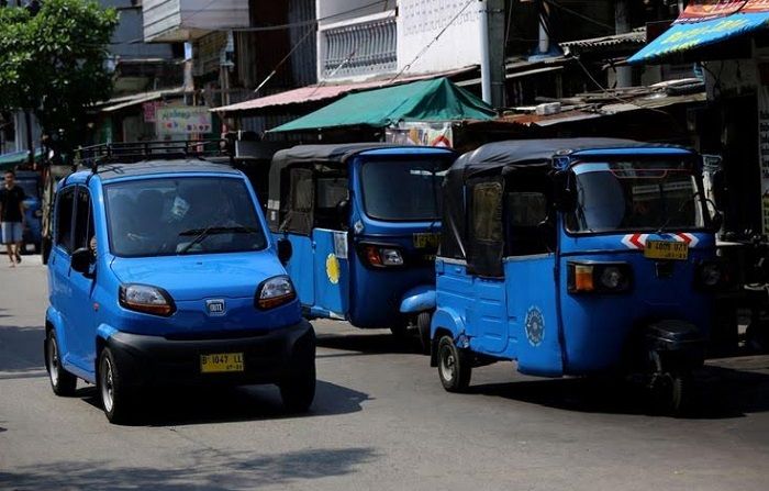Bajaj dianggap jadi transportasi umum yang bisa dukung fase new normal di Indonesia.