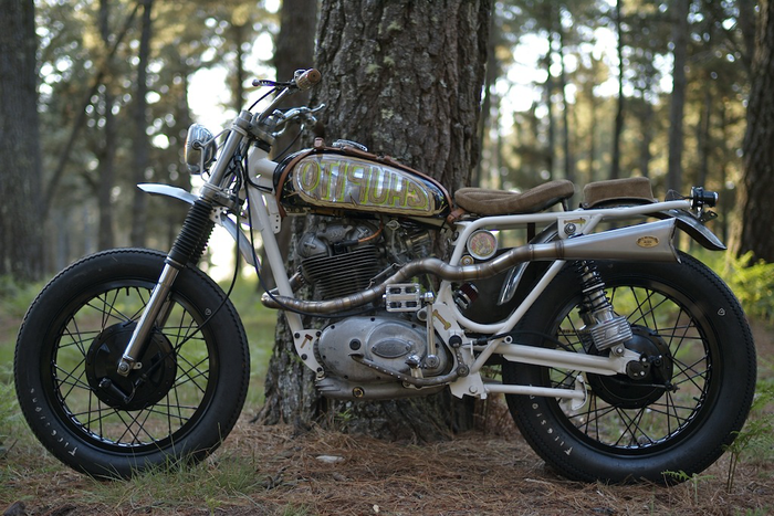 Meski bergaya scrambler tapi bodinya cungkring