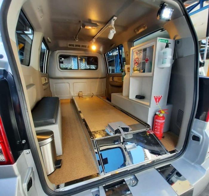 Suzuki APV Ambulans bikinan DSP Styling