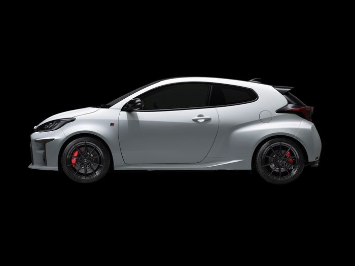 Tampak samping Toyota GR Yaris RZ
