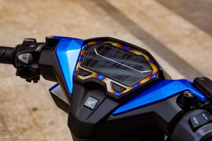 lis panel instrumen titanium