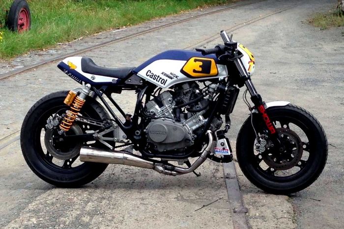 Banyak hasil copotan motor lain yang dipakai 