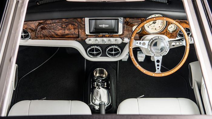 'Mini Remastered' terinspirasi Lotus Esprit James Bond