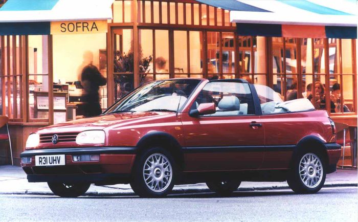 Pelek BBS ditawarkan sebagai opsional oleh beberapa pabrikan mobil