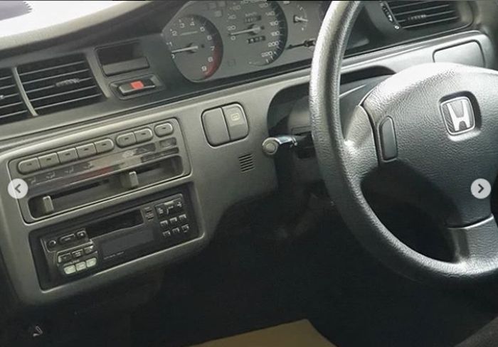 Honda Civic Genio interior