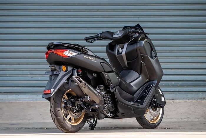 Tampilan belakang kanan