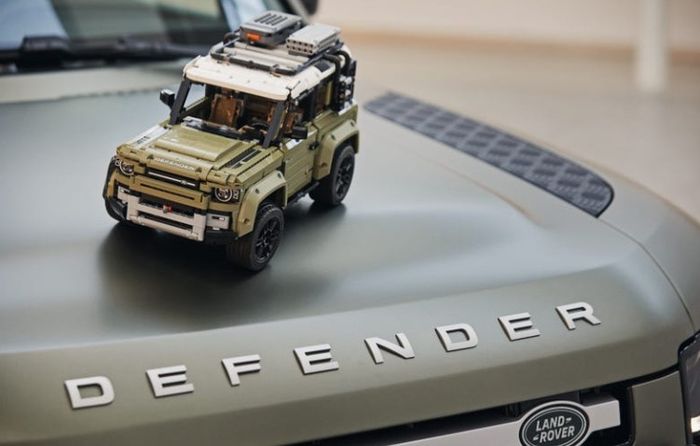 Tampilan LEGO Land Rover Defender 90