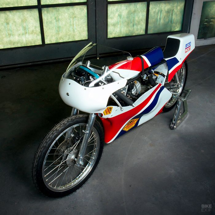 Liverynya pun terlihat menarik dan khas motor lawas