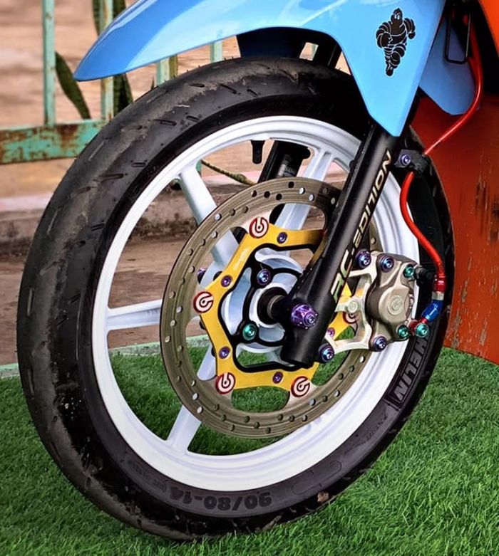 Pelek RCB dengan set pengereman Brembo