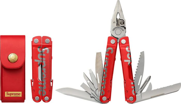 Tool kit kerjasama Leatherman dan Supreme