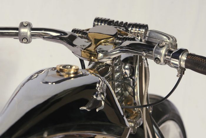 Tampilan kokpit dan tangkinya