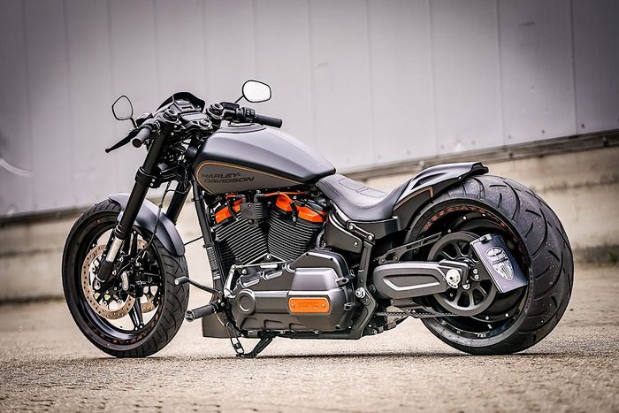 Modifikasi Harley-Davidson Softail FXDR yang cukup menarik
