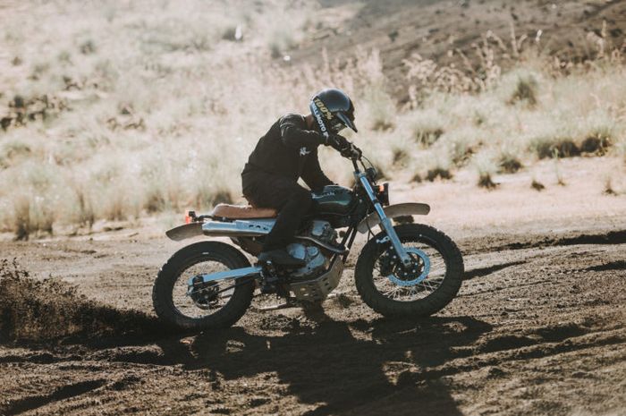 Yamaha Scorpio scrambler saat beraksi di tanah