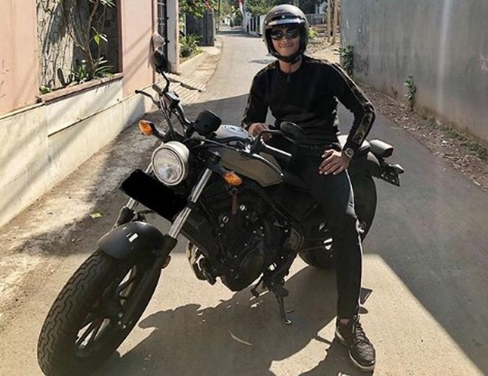 Bagas Adi Nugroho tunggangi Honda Rebel 500. 