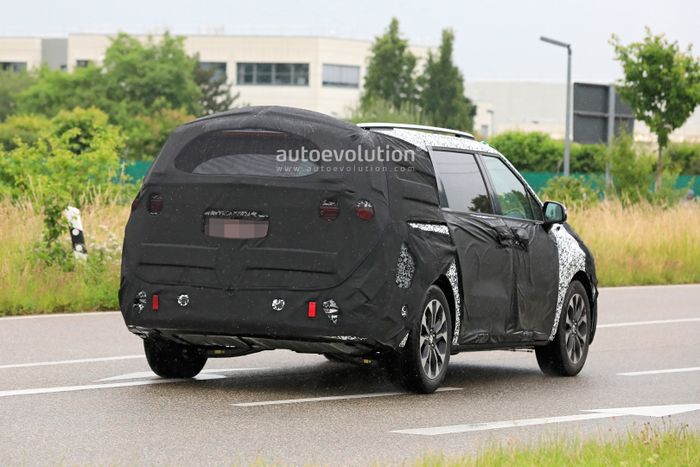 Spyshot KIA Sedona