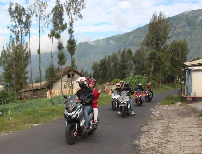 Perjalanan Honda ADV Indonesia Regional Jati sebelum mendeklarasikan diri sebagai 'Bikers Tangguh Covid-19'.