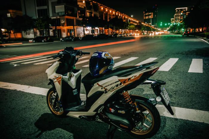 Shock belakang pakai Ohlins