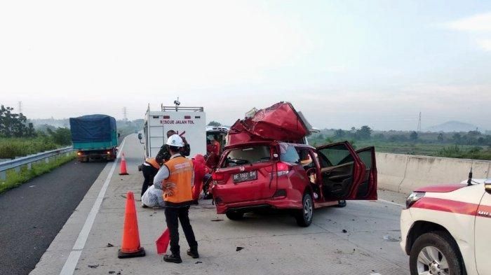 TKP tabrakan maut Honda mobilio keluarga Kodim 0302 Indragiri Hulu