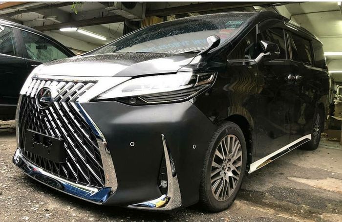 Toyota Alphard body convertion jadi Lexus LM