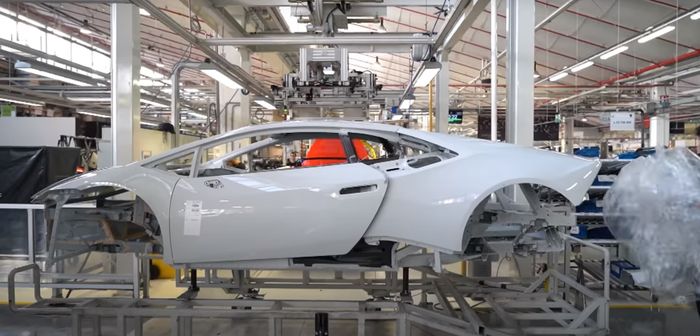 Bodi dasar berwarna putih dari Lamborghini Hurracan Evo