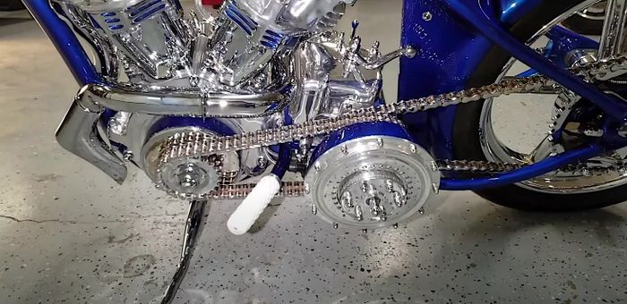 Penggerak rantai dengan kopling otomatis EMF