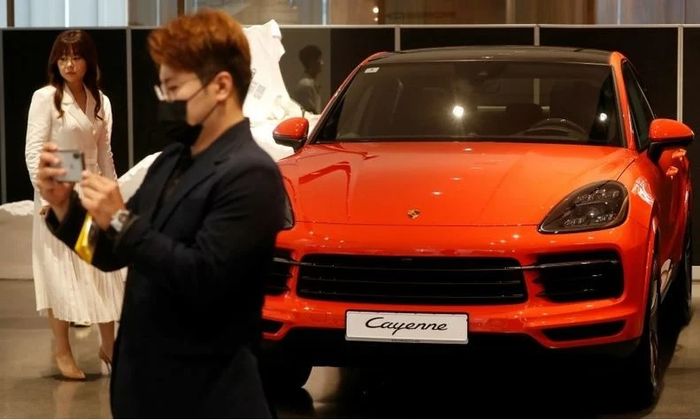 Ilustrasi Porsche Cayenne yang di Korea Selatan
