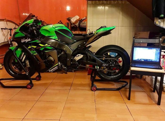 Segini biaya modifikasi ZX-10R juara drag race nasional. Hasil tangan dingin mekanik Muhammad Sofyan (@rainmazta69) dan joki Qbot (@qbot129)
