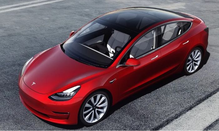Pria Ini Tak Sengaja Pesan 27 Unit Tesla Model 3, Langsung Kaget Saat Mengecek Tagihan