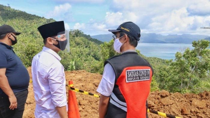 Bupati Trenggalek Mochamad Nur Arifin bersama pejabat terkait mengecek pembangunan Jalur Pansela Trenggalek-Tulungagung, Kamis (25/06/2020). 