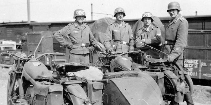 Helm yang dipakai tentara perang Perang Dunia